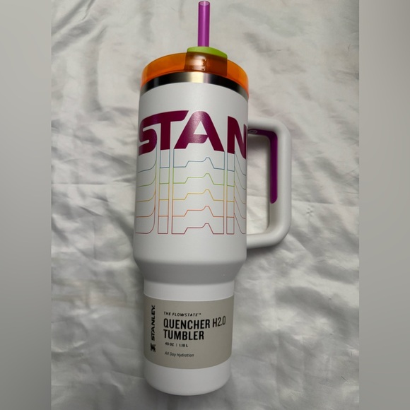 Stanley tumbler 40 oz - Picture 2 of 8